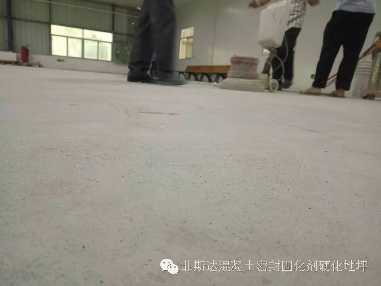 金刚砂地面起粉起灰处理方法_金刚砂地面硬化施工方案_金刚砂粉