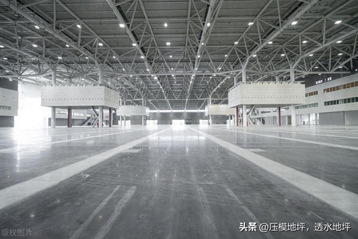 金刚砂耐磨地坪价格_金刚砂地坪施工成本_地坪漆造价比较