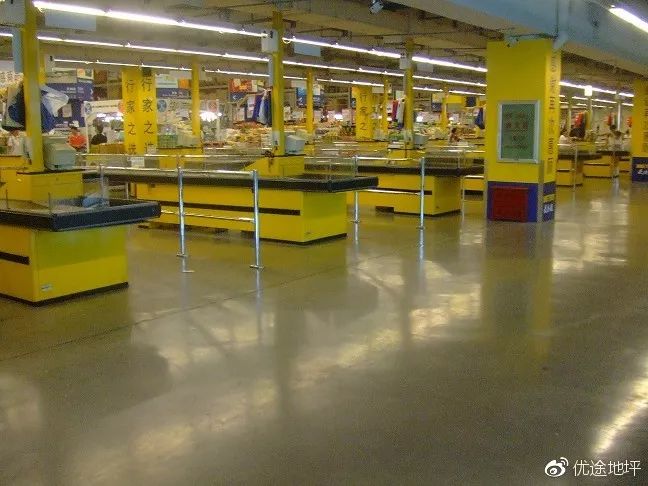 金刚砂耐磨地坪哪家好_金刚砂耐磨地坪施工方法_密封固化剂地坪性能特点