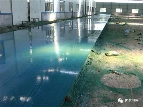 金刚砂耐磨地坪养护时间_临沂金刚砂耐磨地坪_金刚砂耐磨地坪养护方法