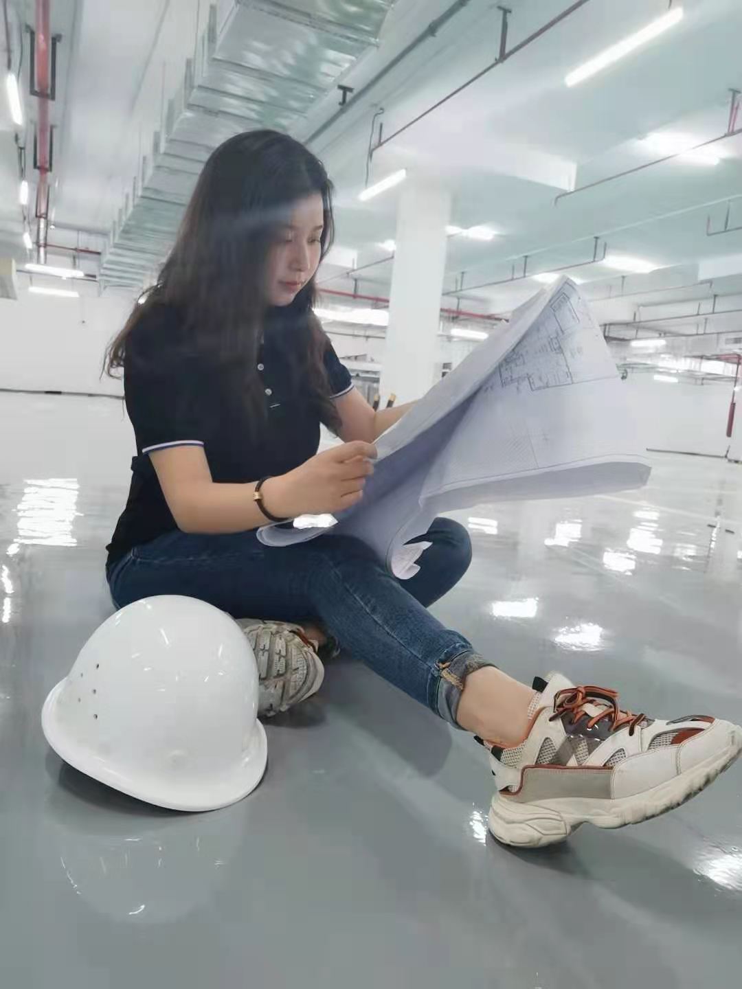 金刚砂和环氧树脂_环氧地坪开裂原因分析_环氧地坪施工解决方案