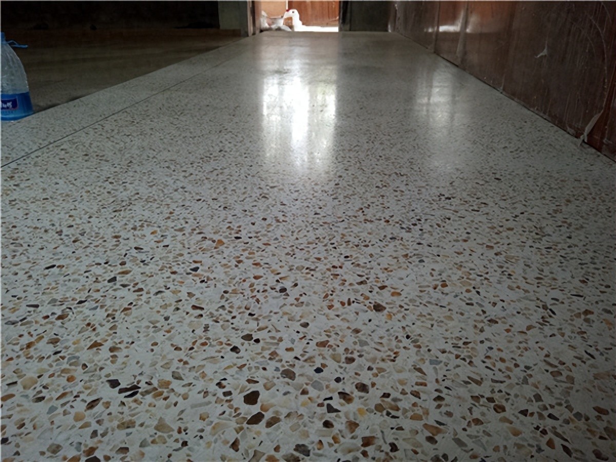 重庆学校地坪翻新_重庆现浇水磨石施工_水磨石翻新保养